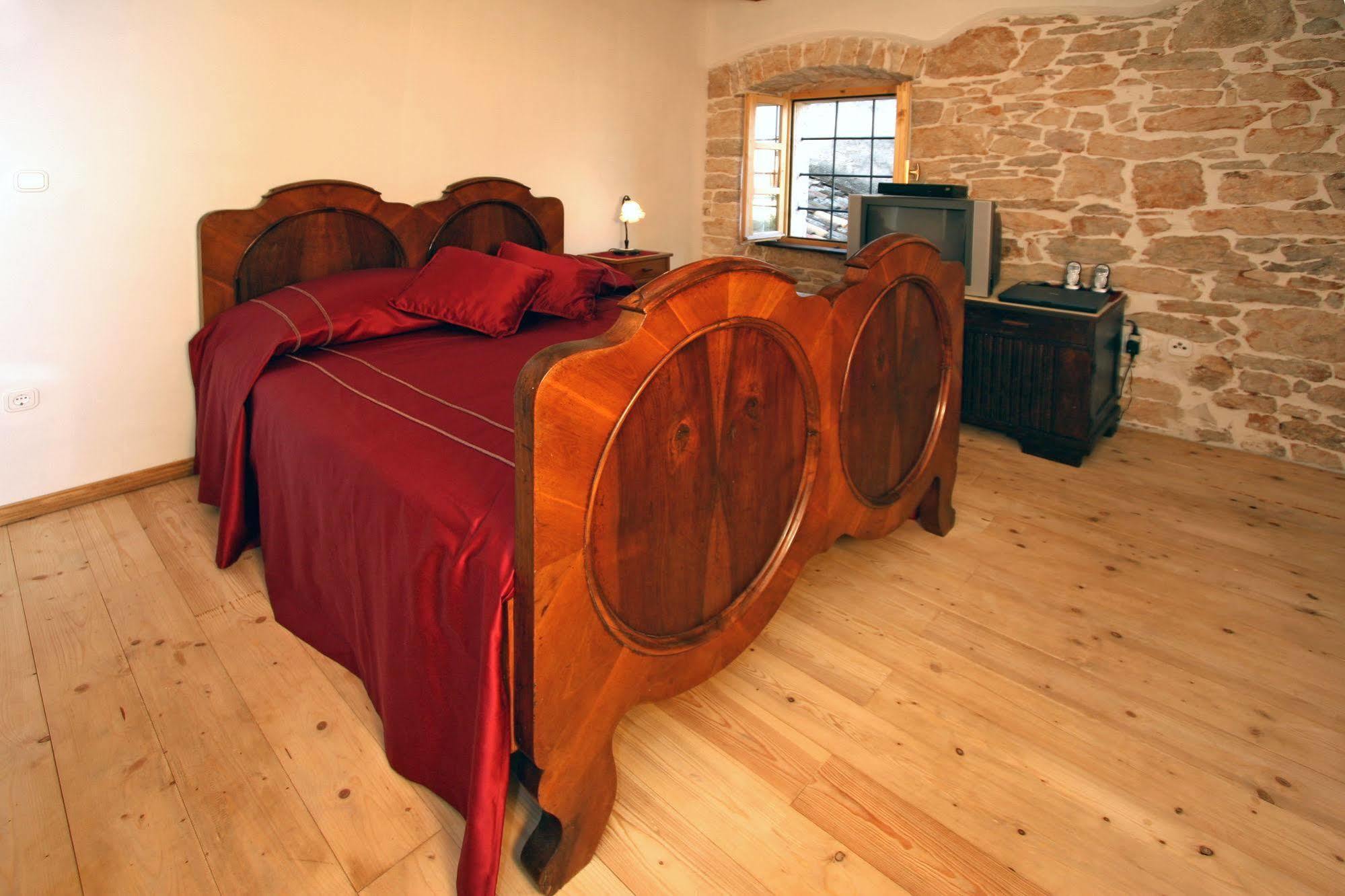 Bed and Breakfast Kastel Каштелир Екстер'єр фото