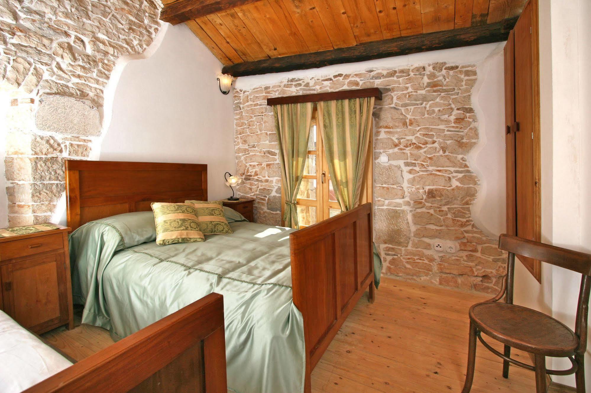 Bed and Breakfast Kastel Каштелир Екстер'єр фото